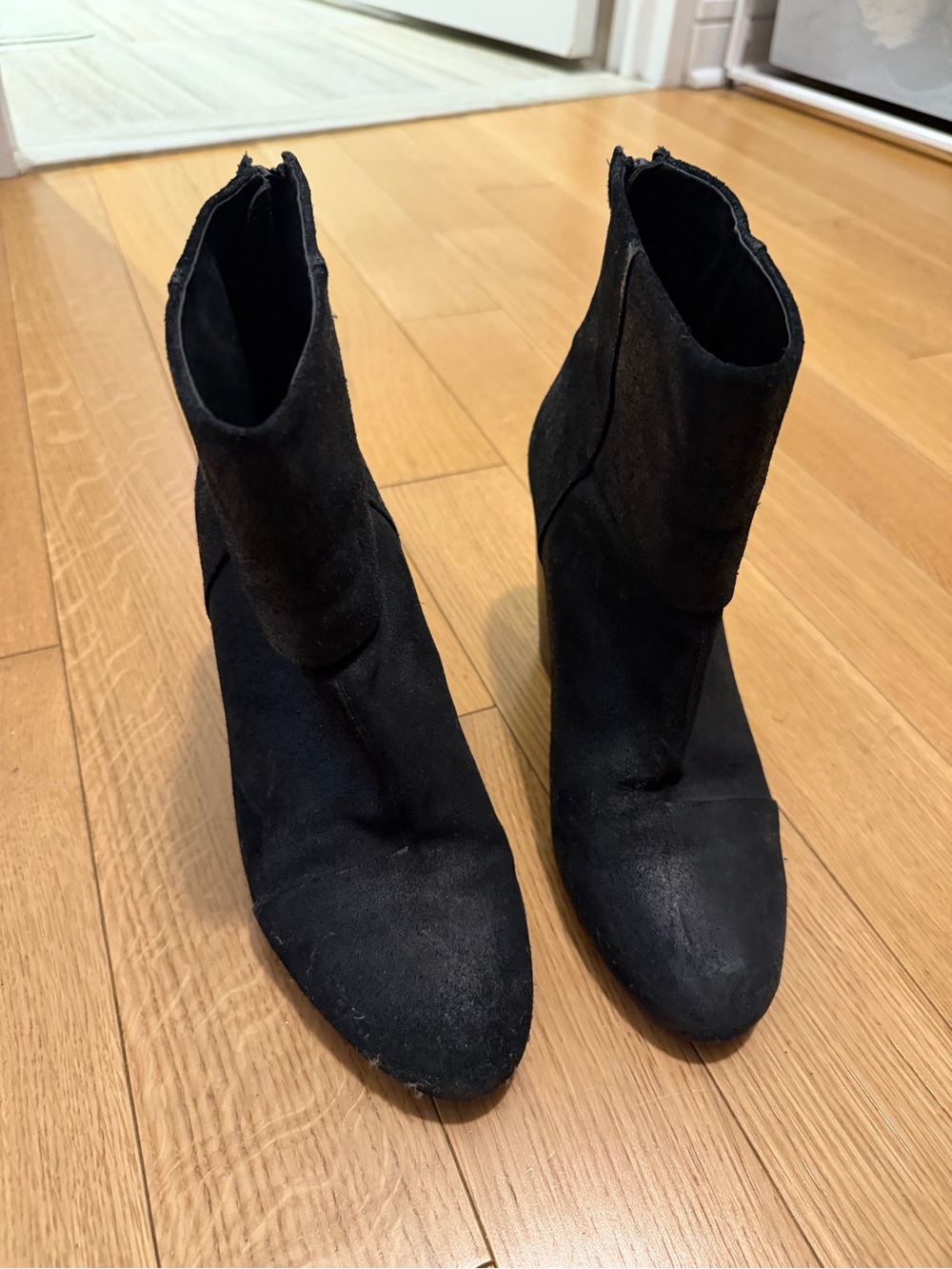 Classic Black Women's Ankle Boots - Sleek Suede Look